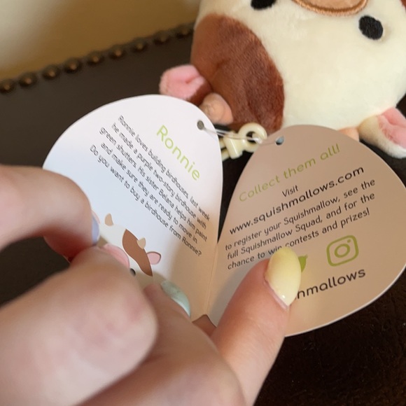 RONNIE THE COW 3.5” CLIP NWT KEYCHAIN SQUISHMALLOW - Picture 4 of 4